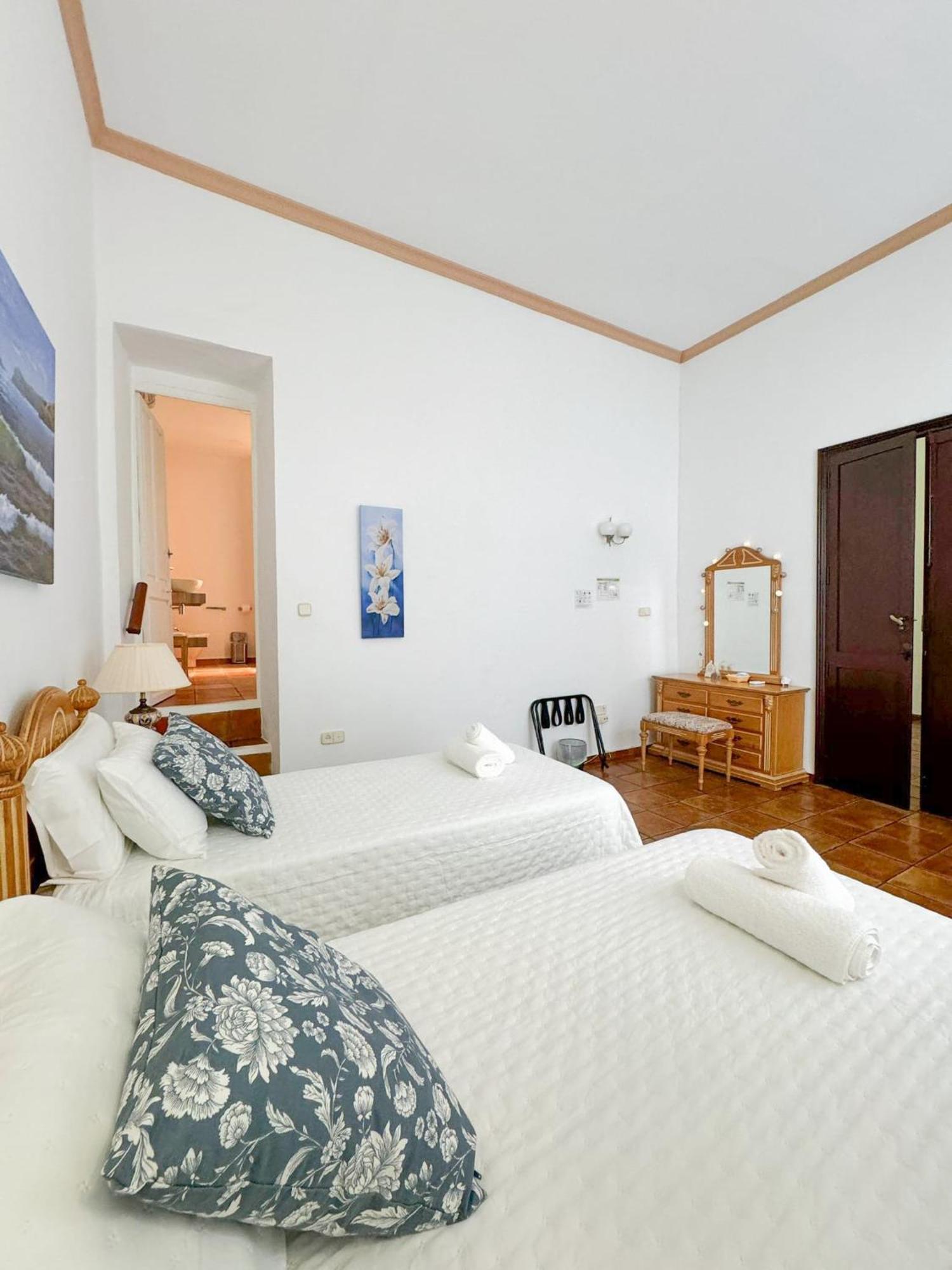 Garden Suites Xativa Casa Rural Eksteriør billede